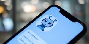 Robot chatting on a phone screen.